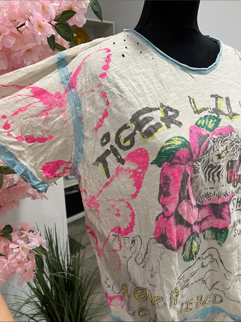 Magnolia Pearl Forever Bewildered Tee (item A33) - Picture 4 of 10